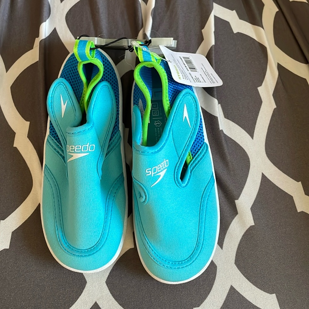 Speedo water shoes